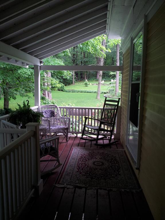 Bed and Breakfast 1868 Crosby House Brattleboro Exteriér fotografie