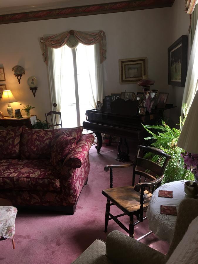 Bed and Breakfast 1868 Crosby House Brattleboro Exteriér fotografie