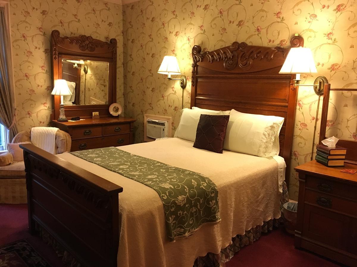 Bed and Breakfast 1868 Crosby House Brattleboro Exteriér fotografie