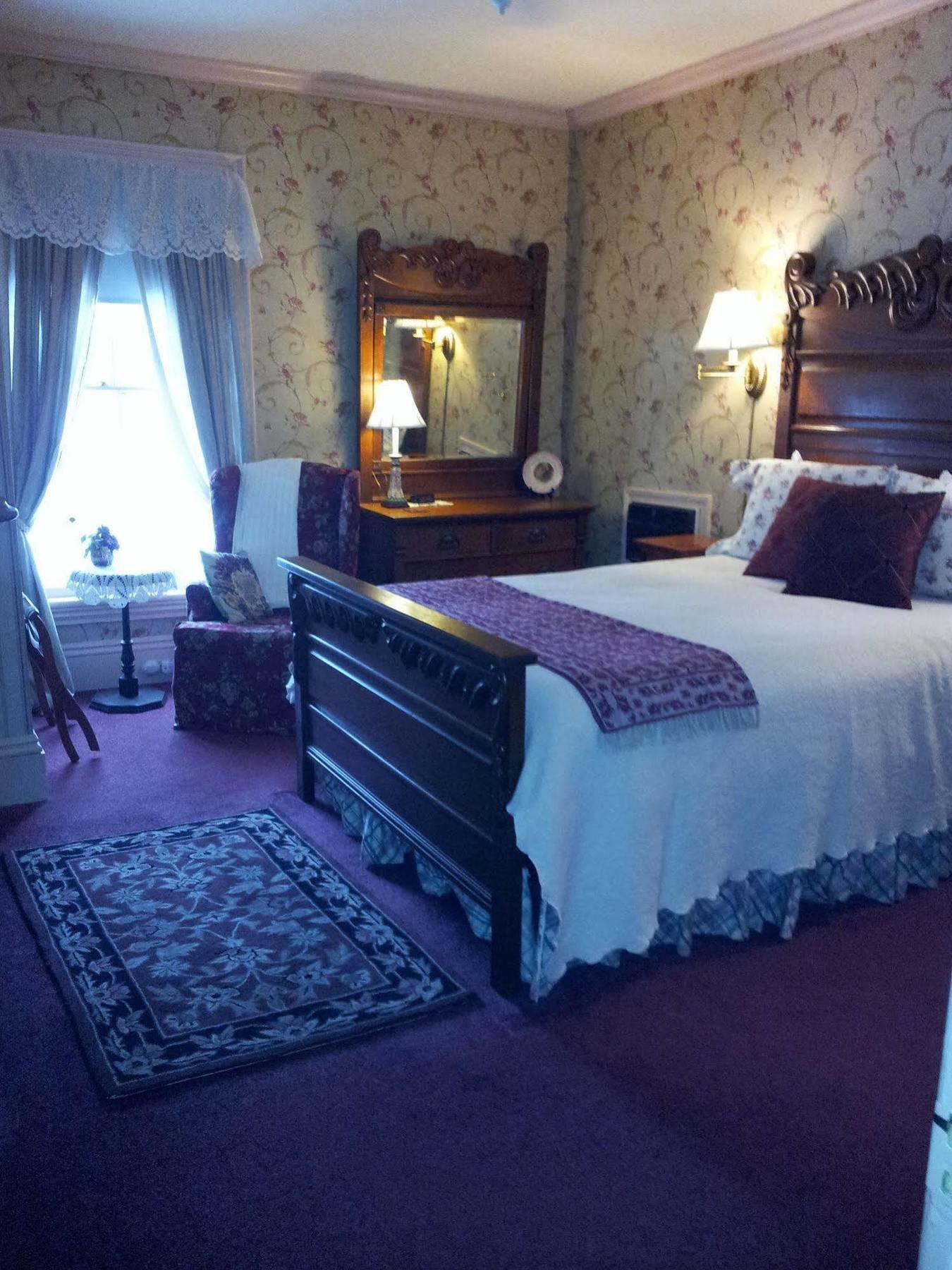 Bed and Breakfast 1868 Crosby House Brattleboro Exteriér fotografie